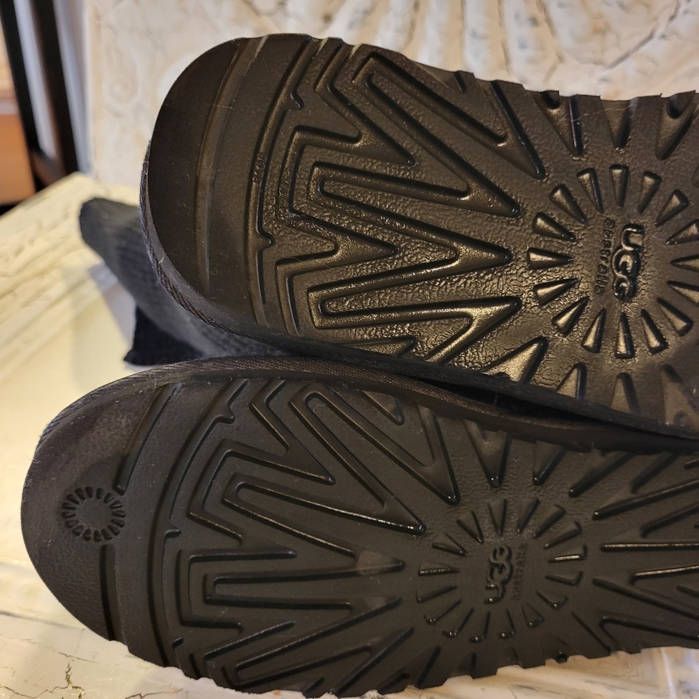 Ugg Classic Cardigan Boot 1159 - Picture 15 of 15